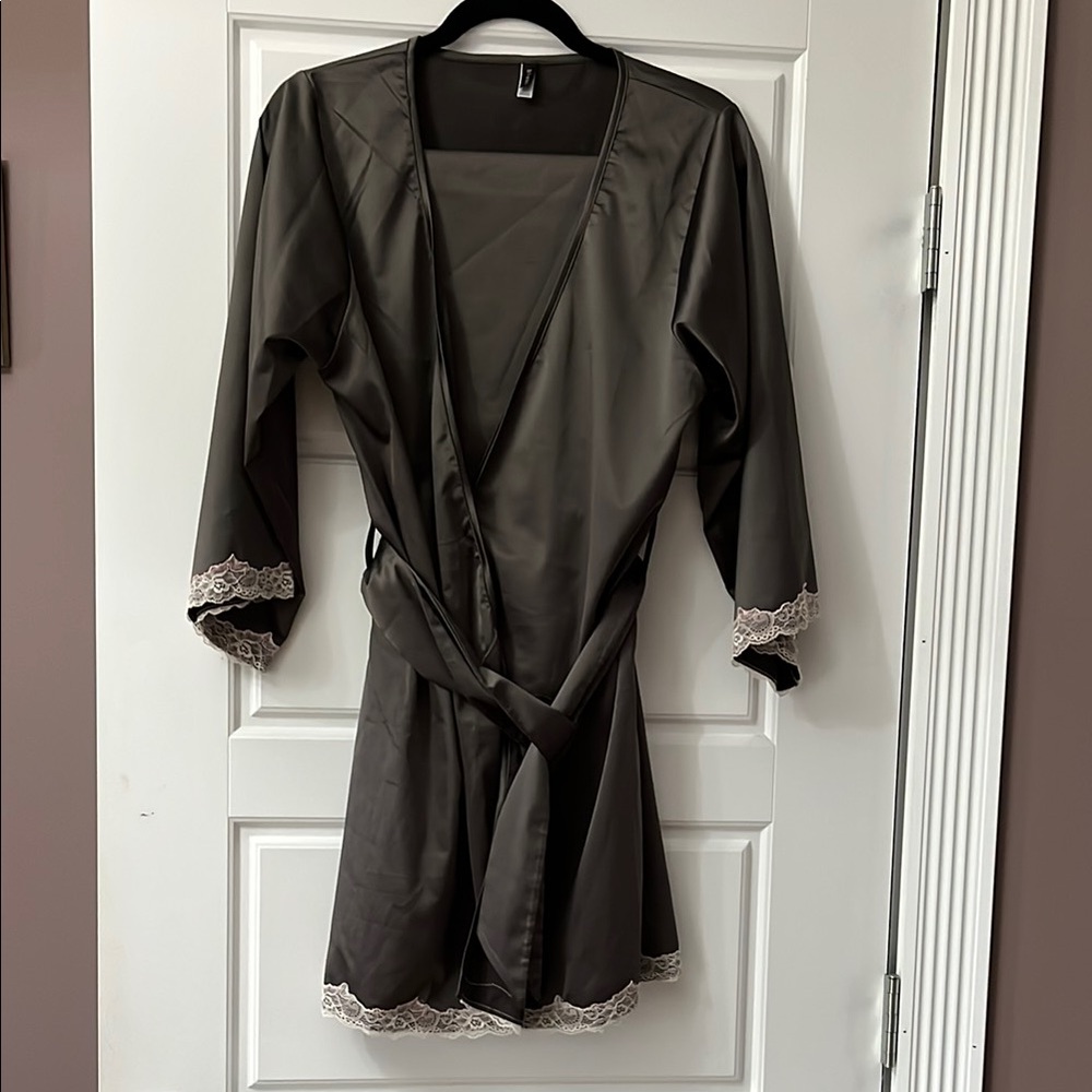 Elegant 2-Piece Bronze Satin Robe with Lace Trim